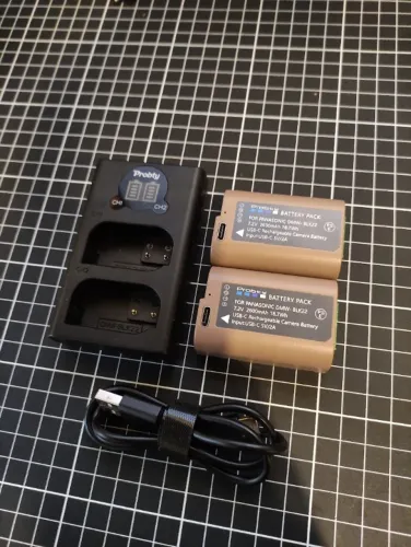 Kit 2x Baterias BLK22 Panasonic S5II / GH6/ S1II + Carregador Duplo Probty