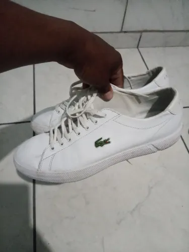 Tênis lacoste original semi novo