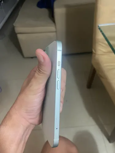 iPhone 15 (retirada de peças)