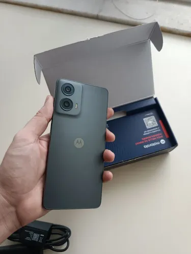 Celular Moto G24 8GB RAM / 128GB Armazenamento 