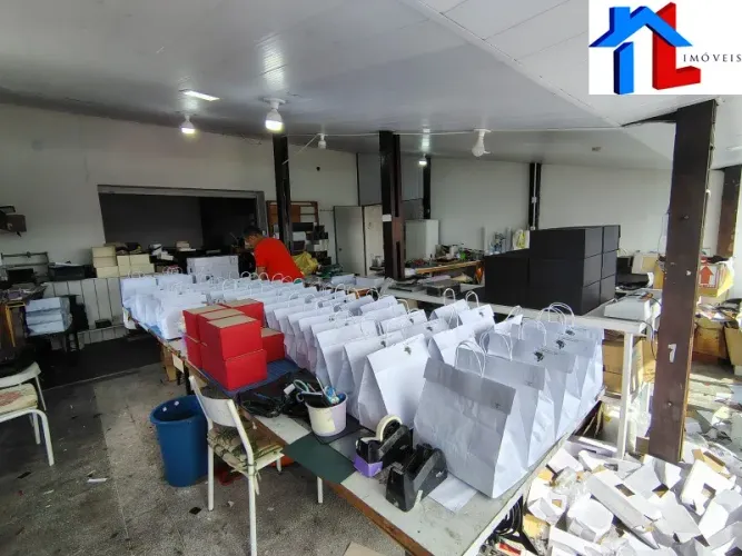VENDO Loja 163m² Boulevard Brotas. Otima localização com mezanino 40m² e garagem rotativa.