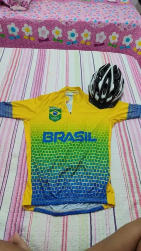 Camisa ciclista mais capacete