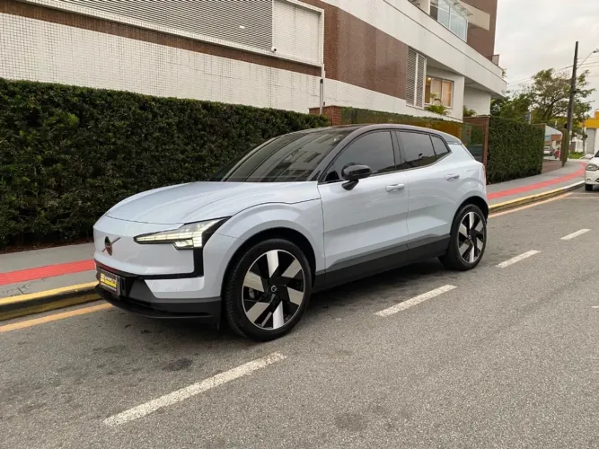 Volvo EX30 E60 Core (elétrico) 2024