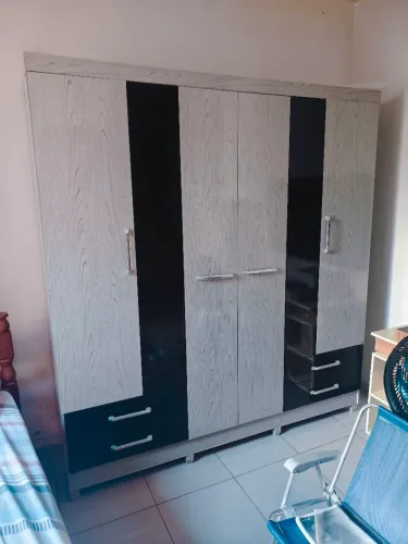 Guarda roupa de casal,4 portas. 