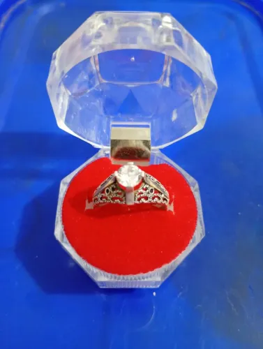 Anel de prata 925 pé de cabra rendado com detalhes nas laterais ouro 12k pedra de zirconia