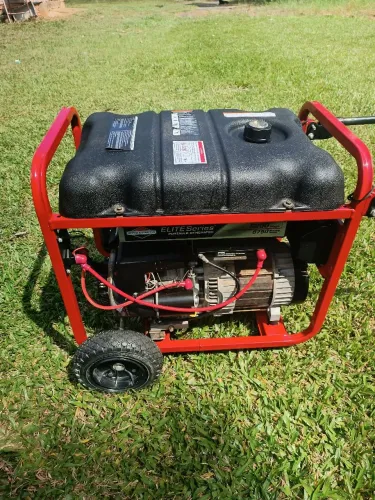 Gerador Briggs & Stratton Elite 6200/8750W - Pouco Uso - Impecável