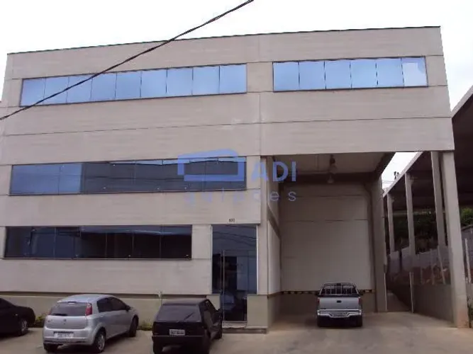 Galpão 1638 m²  Pé direito 9,5 m  Raposo Tavares/Cotia