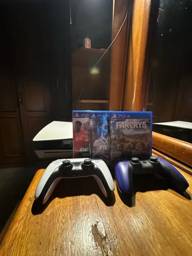 Vendo Ps5 fat com leitor