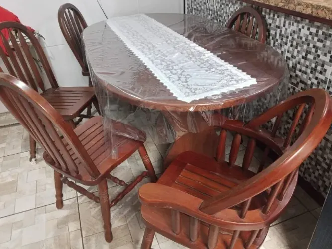 Mesa de Jantar Oval em Madeira Maciça com 6 Cadeiras