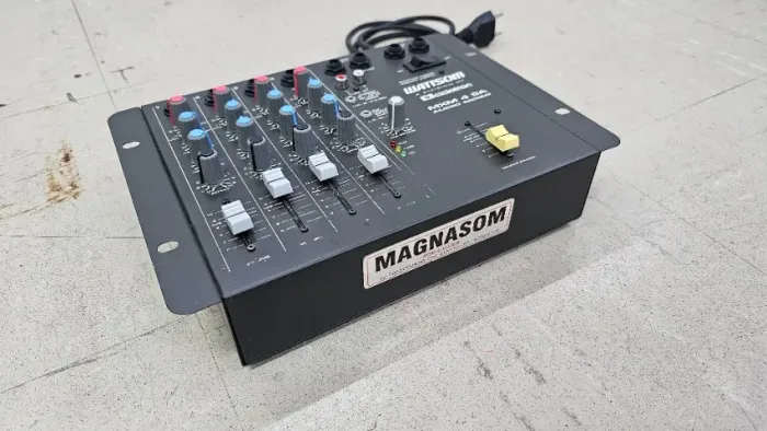 Wattsom / Ciclotron - Mxm 4 Sa Mesa De Som 4 Canais 110v/220v (bivolt)