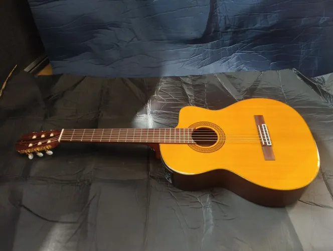 Violão Takamine Chinês,GC5CE-NAT, com especificações japonesa,super conservado,muito novo.