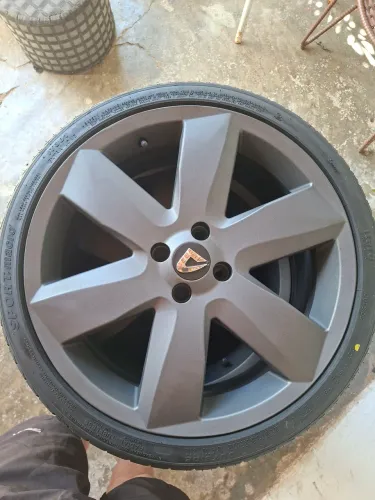 RODAS 18 VOLCANO SURF