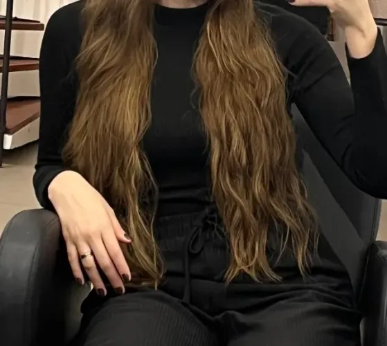 Cabelo natural loiro (somente uma mechinha com pigmento)