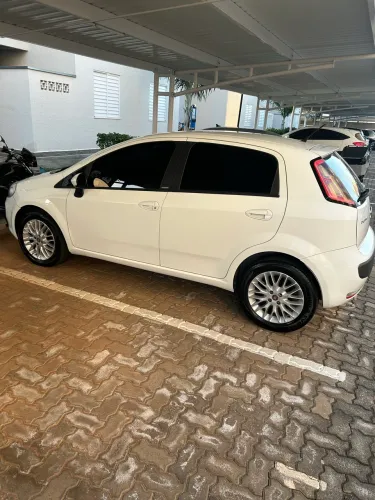 Fiat Punto Essence 1.6 Flex 16V 5P 2013