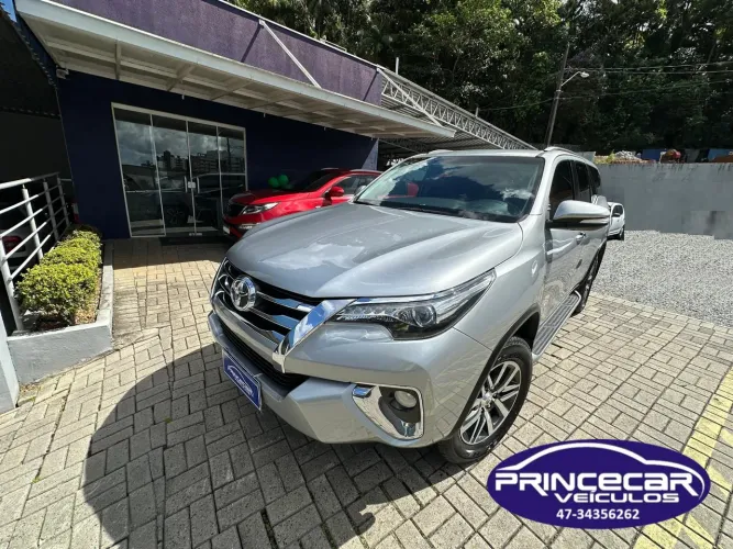 Toyota Hilux SW4 SRX 4X4 2.8 TDI 16V Dies. Aut. 2016