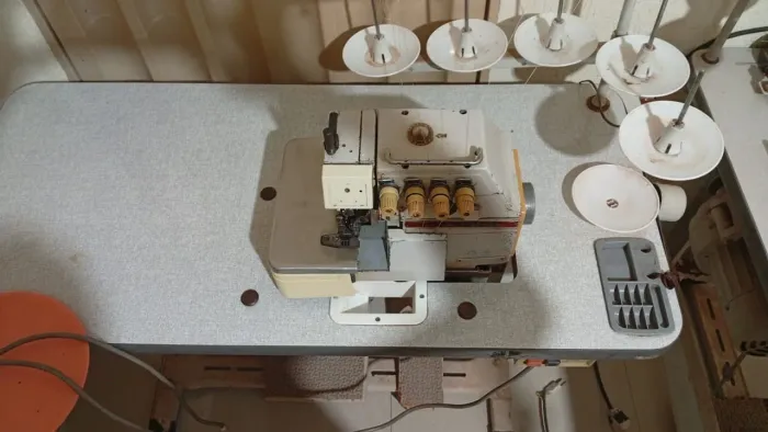 Máquina de costura interlock