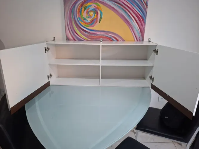 Armário aéreo com 2 portas basculante