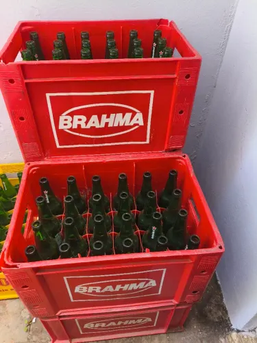 Vendo 5 caixas com 24 garrafas