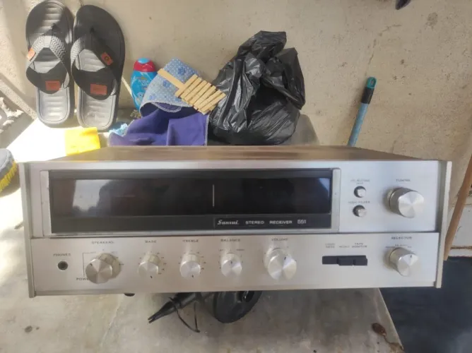 Receiver sansui 551