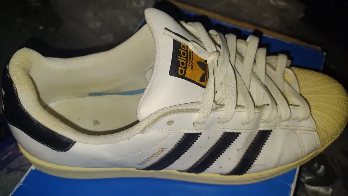 Adidas SL 7600