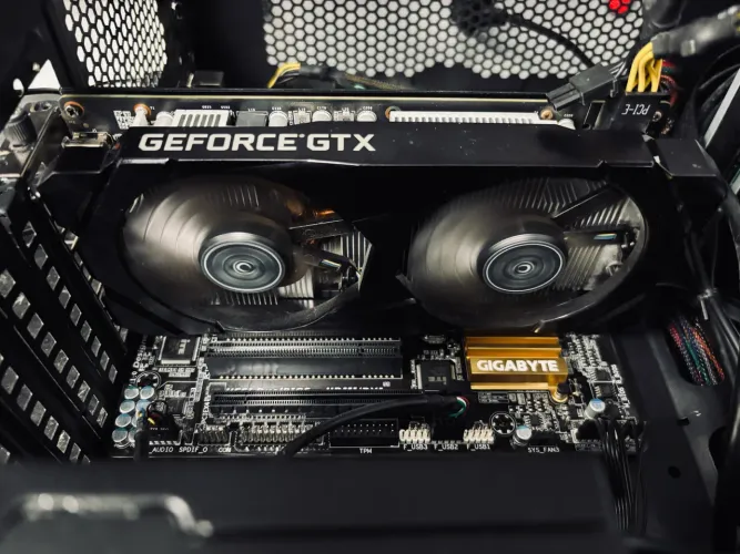 Placa de Vídeo Galax GTX 1660 6GB GDDR5 192 Bits ? Full HD Gamer