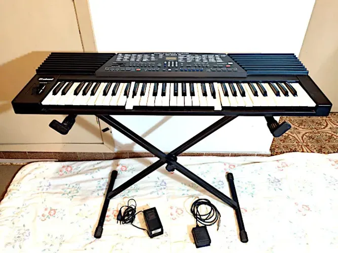 Teclado Minami MC200A com estante e pedal