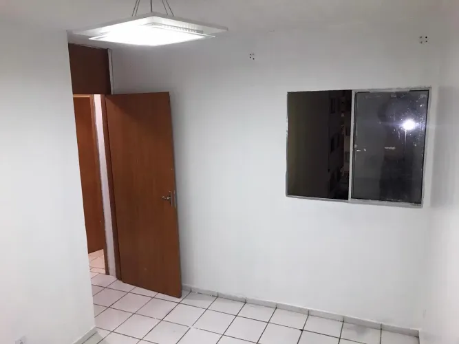 Aluga-se apartamento em condomínio no Riacho Fundo 2