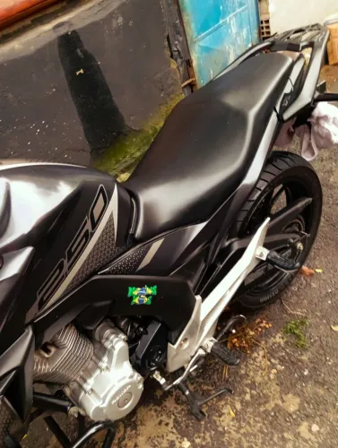 Vendo CB Twister 2017 boa para todos os momentos