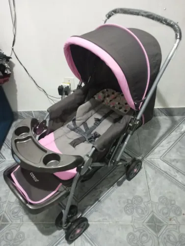 Vendo carrinho de bebê semi novo não faço entrega