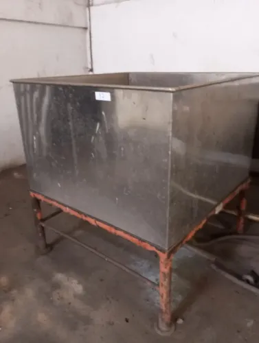 Tanque quadrado inoxidável 1000 Litros fundo cônico