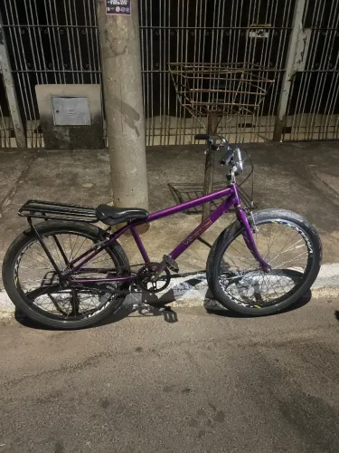 Bike montadinha aro 26 semi novo