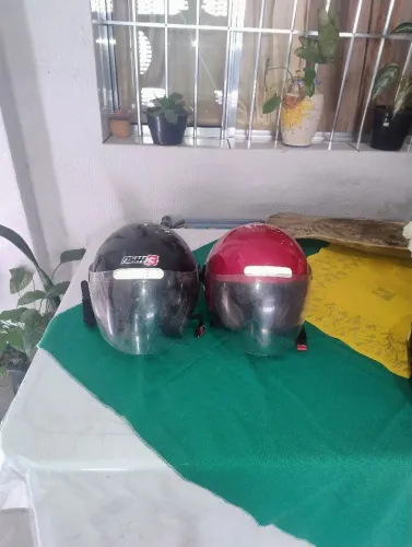  2 Capacete Aberto   $ 40 cada   $60 os 2