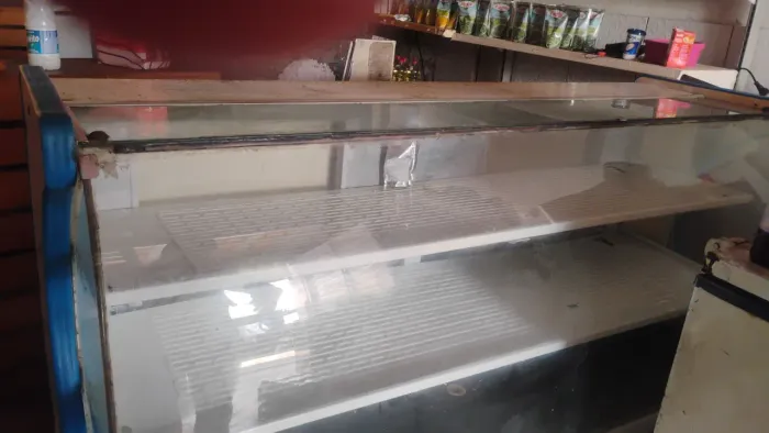 Balcão para vender. Está funcionando perfeitamente . Interessados entrar em contato.