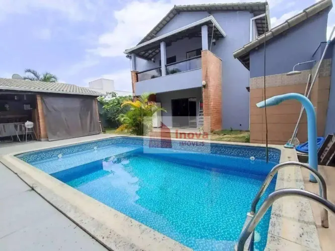 Excelente Casa com 5 qtos/piscina/2 vagas, à venda, 300 m² por R$970 mil - São Lucas - Jui