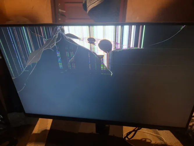 Monitor com defeito