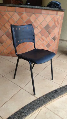 Cadeiras Pretas Aço reforçado