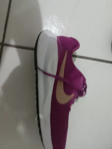 Vendo valor 200 naike 36 nunca usado