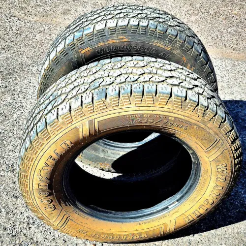 Pneu 235/70/16 - Goodyear AT