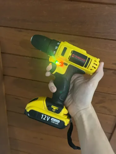 Parafusadeira e Furadeira 12V + Maleta e Acessórios