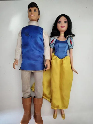 Boneca Branca de Neve e Príncipe Encantado Disney