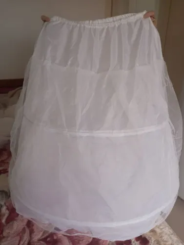 Saia de armação para usar com vestido de noiva