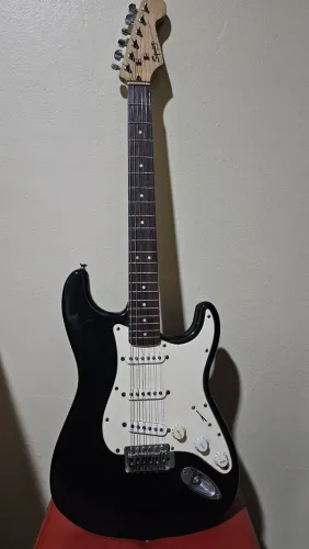 Guitarra Squier Fender