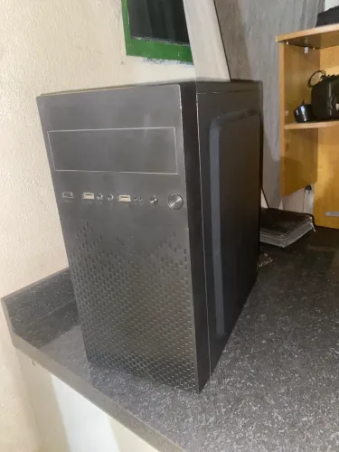 Gabinete com tudo dentro menos ssd(ACEITO TROCA COM XBOX)