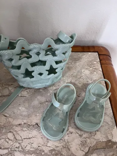 Melissa infantil