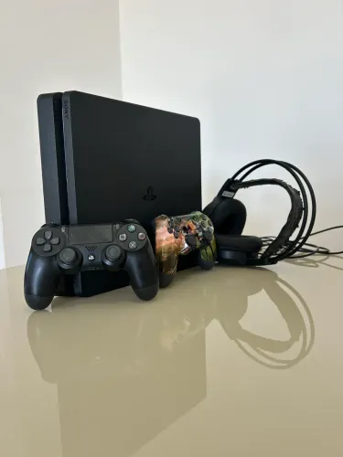 Ps4 SLIM PlayStation 4 conservado