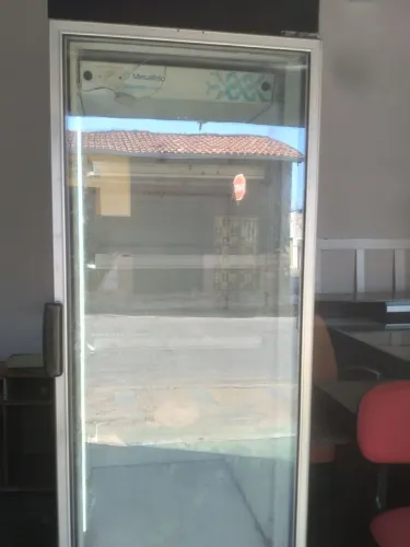 CERVEJEIRA PORTA DE VIDRO FROST FREEE METALFRIO ( USADO ).