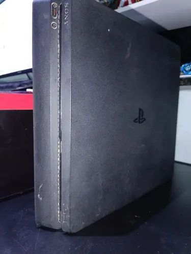PS4 Slim 500GB, 1 controle com 8 jogos originais