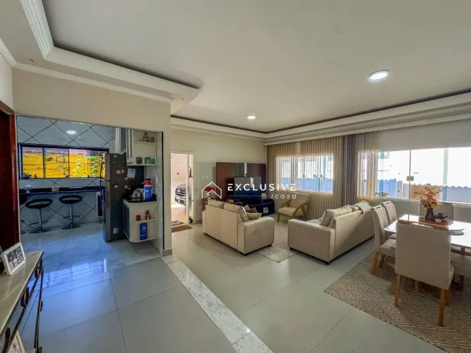 Casa com 4 quartos à venda, 259 m² - Vila São João - Caçapava/SP
