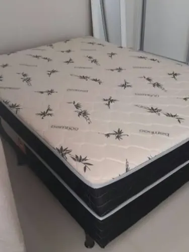 Cama de casal nova, embalada até você