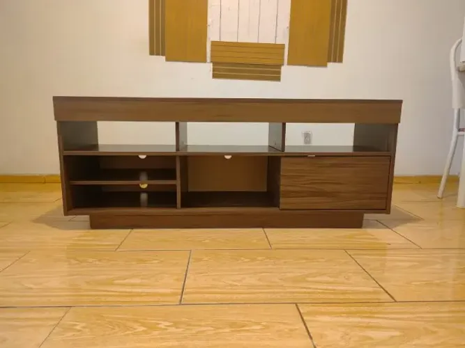 Rack Moderno Ripado de Madeira p/Sala 1 Porta